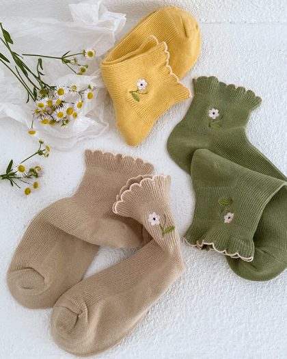 Sun Series Cute Flower Curling Loose Women's Socks